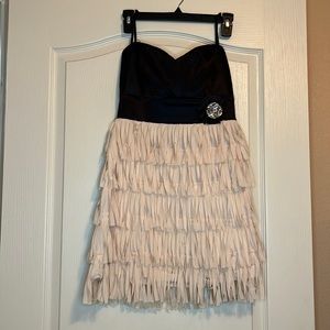 Dress Size: 2 Juniors